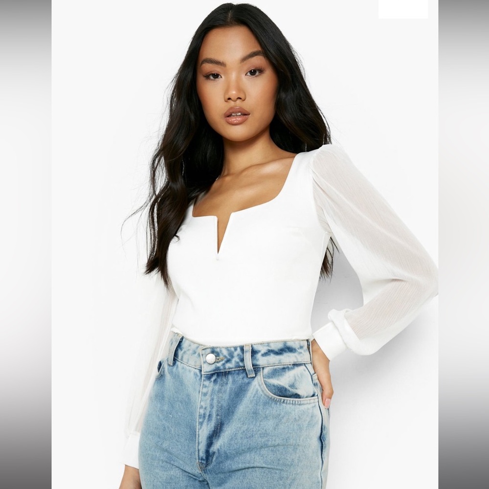 BooHoo PETITE V FRONT CHIFFON SLEEVE CUFFED BODYSUIT